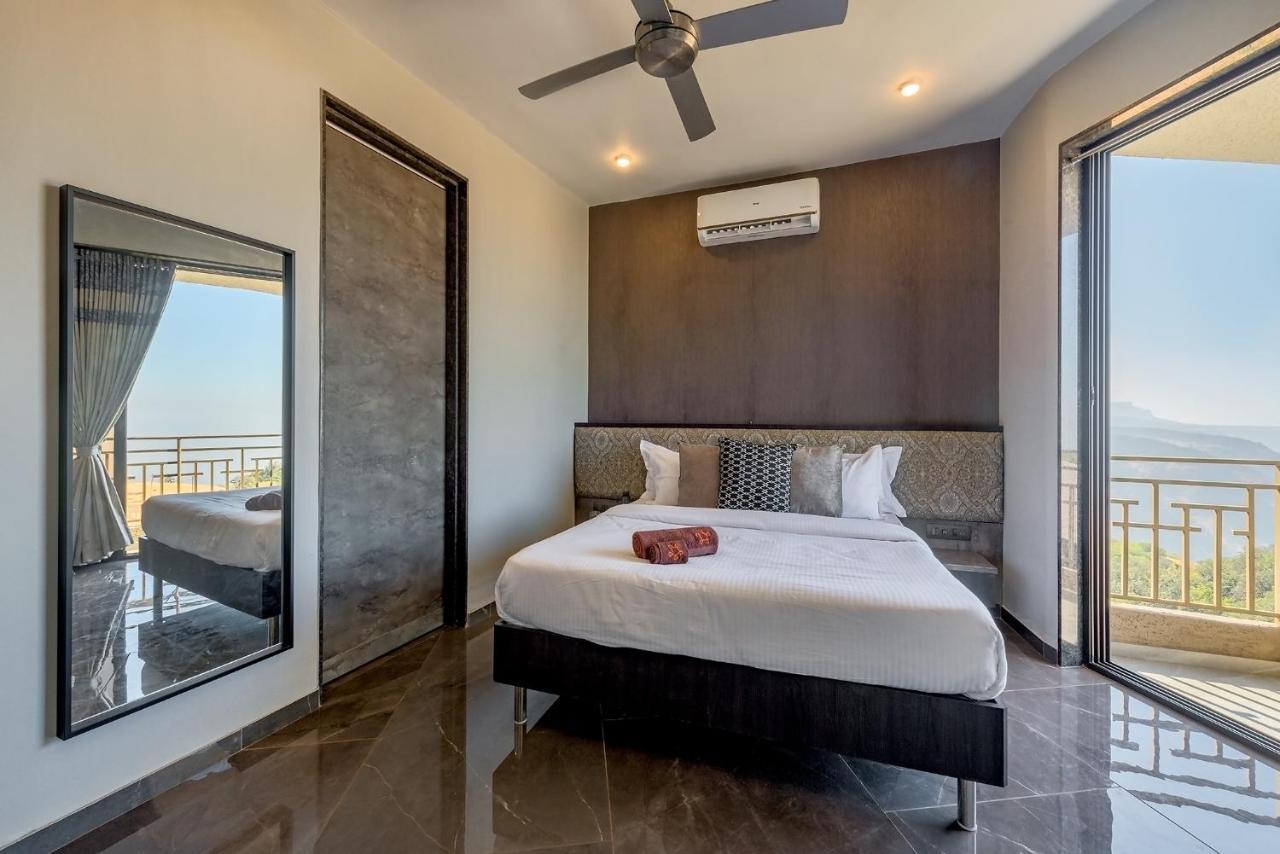 Saffronstays Heavone Trio, *