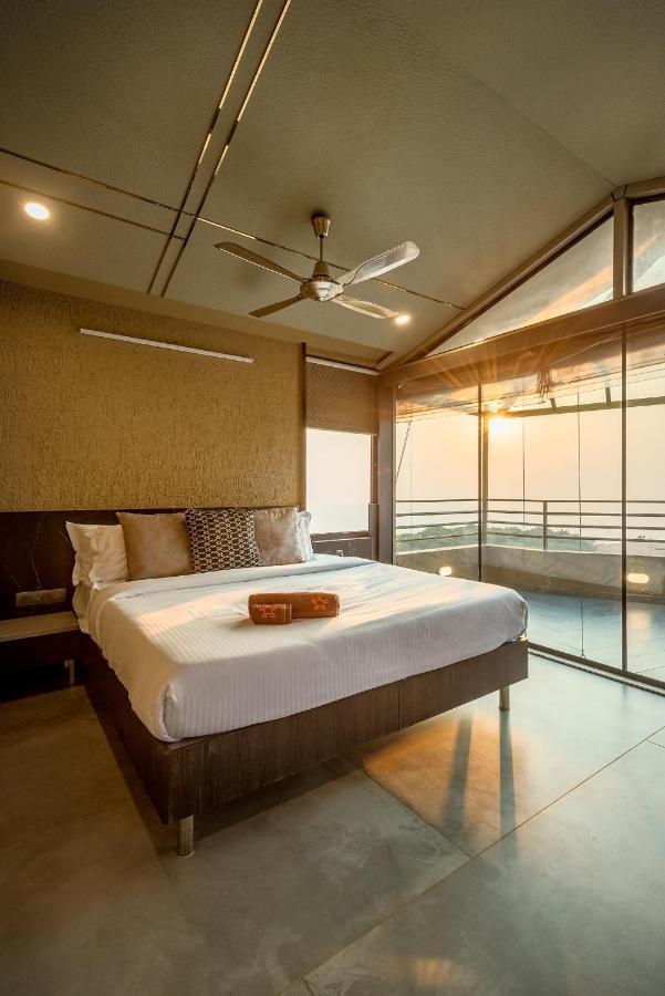 Saffronstays Heavone Trio,