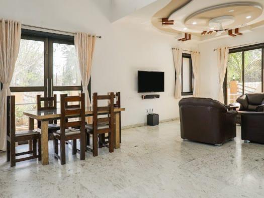Empyrean Stays Ll Bobby Ll 2bhk Ll Ac Ll Pool Ll