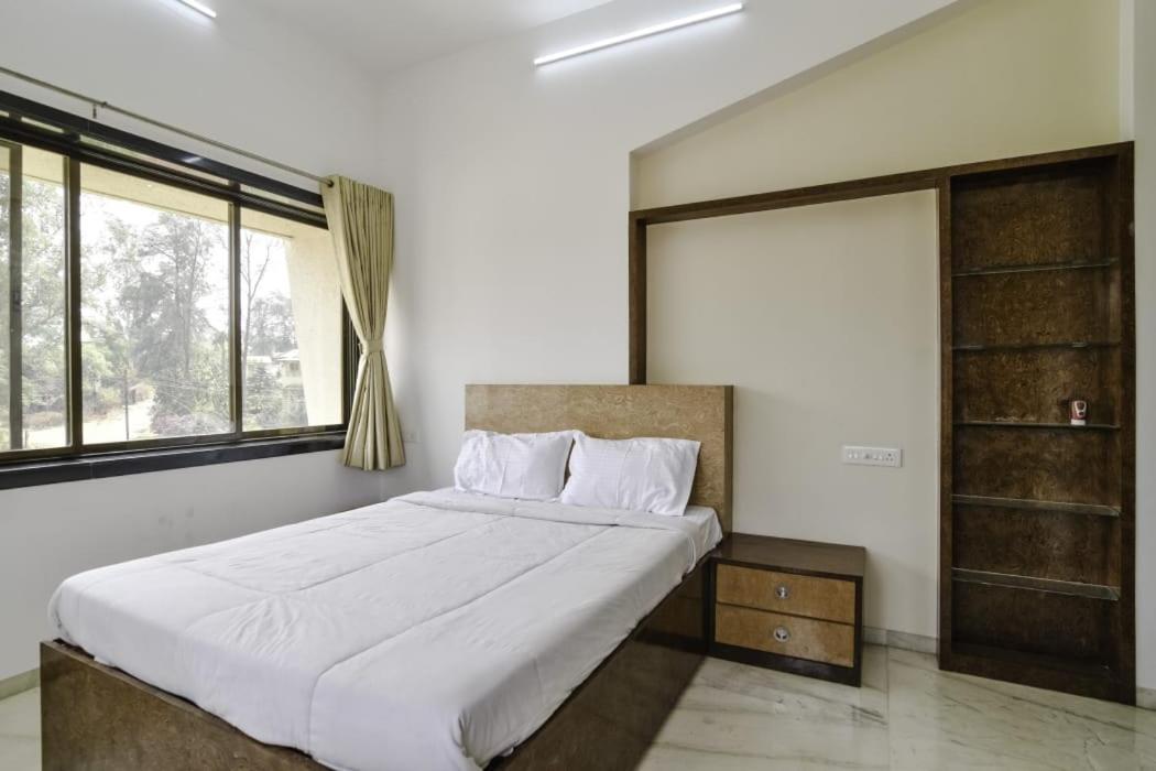 Empyrean Stays Ll Bobby Ll 2bhk Ll Ac Ll Pool Ll Lonavala