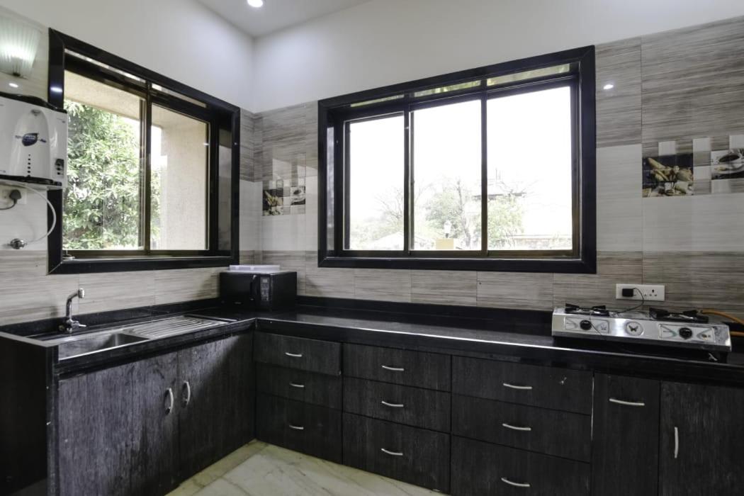 Empyrean Stays Ll Bobby Ll 2bhk Ll Ac Ll Pool Ll