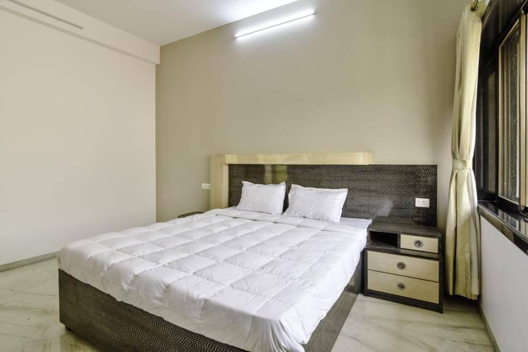Villa Empyrean Stays Ll Bobby Ll 2bhk Ll Ac Ll Pool Ll *
