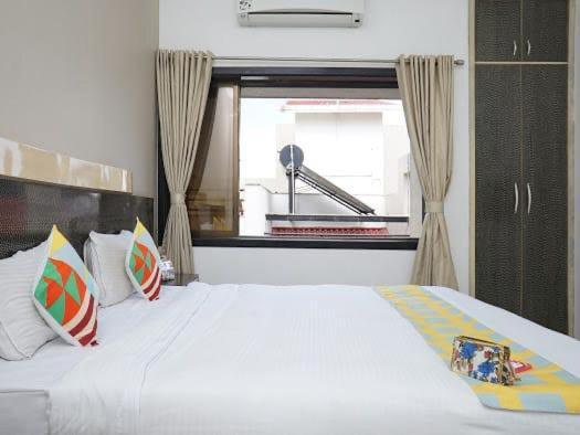 Empyrean Stays Ll Bobby Ll 2bhk Ll Ac Ll Pool Ll Villa Lonavala