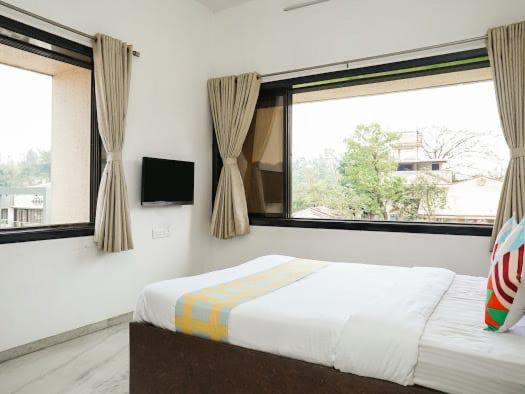 Villa Empyrean Stays Ll Bobby Ll 2bhk Ll Ac Ll Pool Ll Lonavala