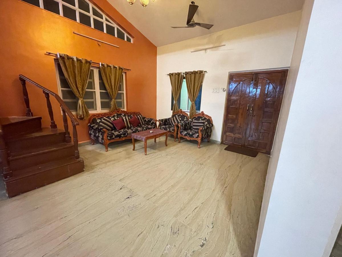 Newly Renovated-Farm Villa -6Bhk With Pool & Turf *