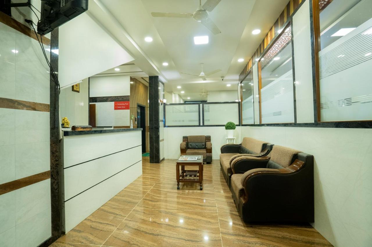 Jagadguru Hotel 3*
