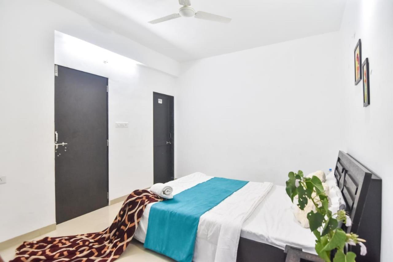Empyrean Stays Ll Nostro Circo Ll 2bhk Ll Big Pool *