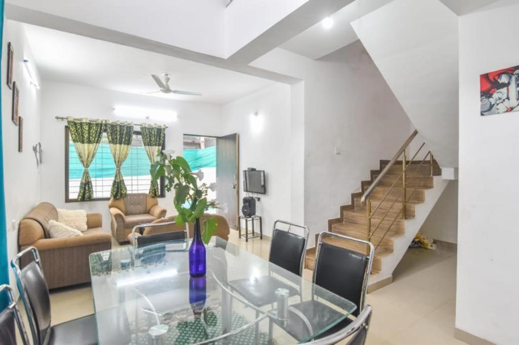 Empyrean Stays Mazzelo Villa, Villa *