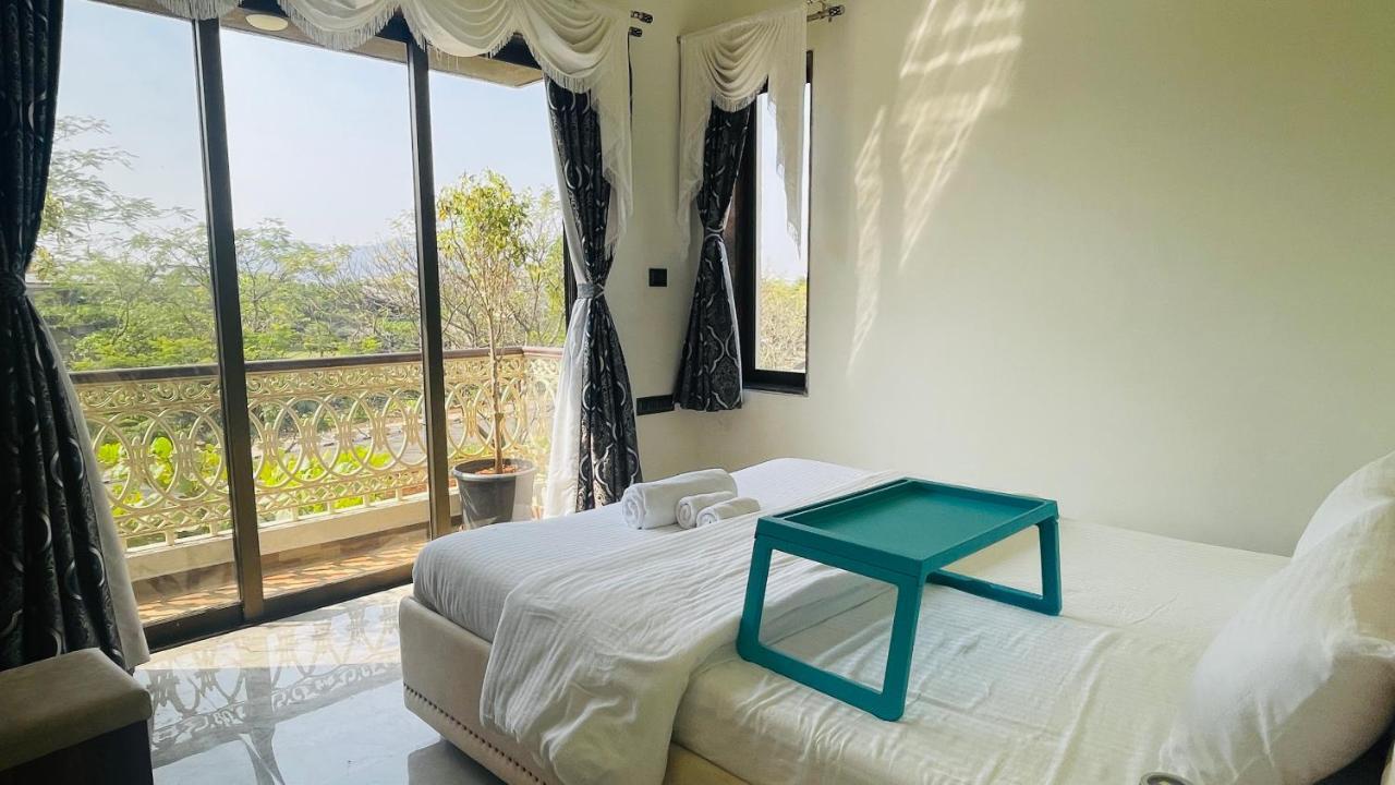 Euphoriaa 4br Jacuzzi Pvtpool Theatre * Lonavala