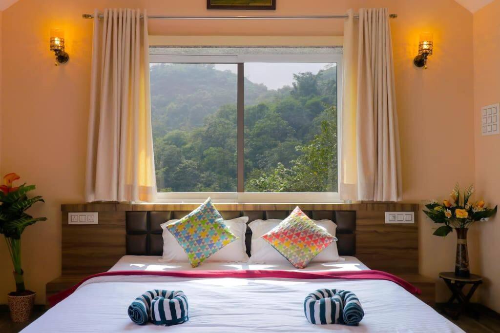 Villa Leisurely Casa By The Hills 4bhk, Pawna