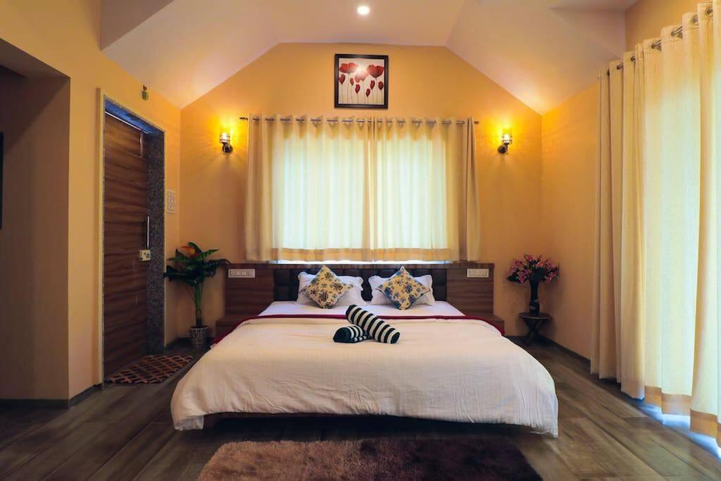 Villa Leisurely Casa By The Hills 4bhk, Pawna *