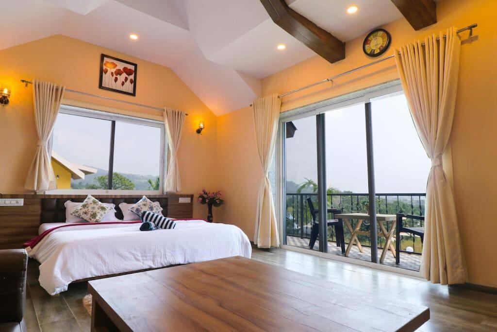 Villa Leisurely Casa By The Hills 4bhk, Pawna *