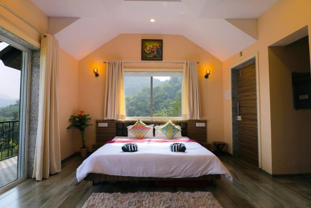 Leisurely Casa By The Hills 4bhk, Pawna