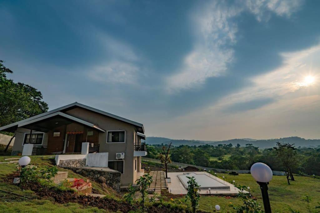 Villa Leisurely By The Foothills 7bhk , Pawna Lake, *