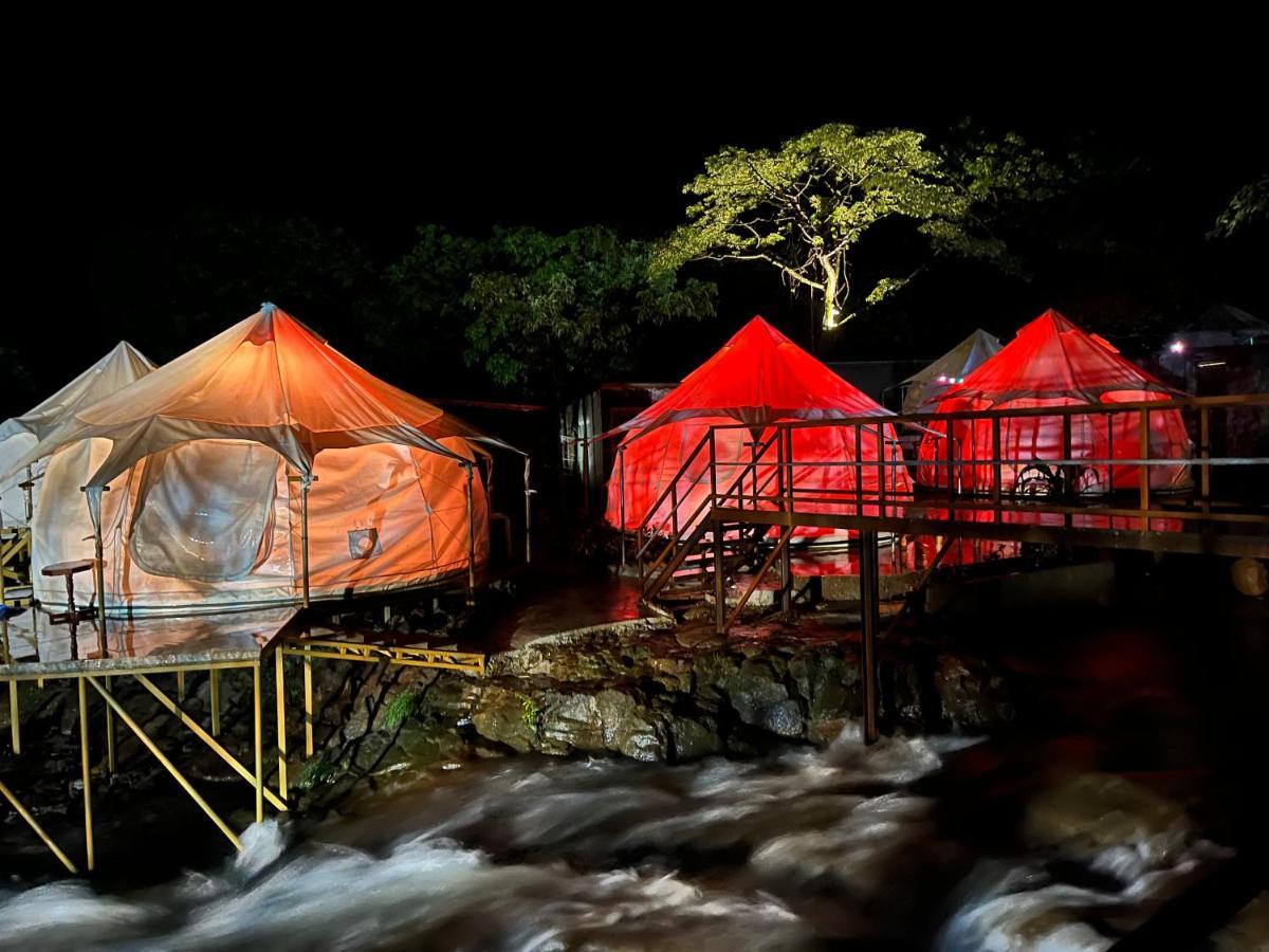 Luxury tent The Lotus