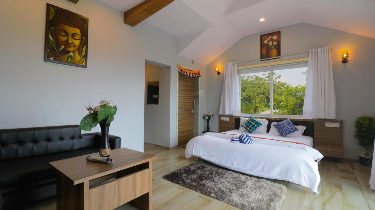 Leisurely Casa By The Hills 4bhk, Pawna