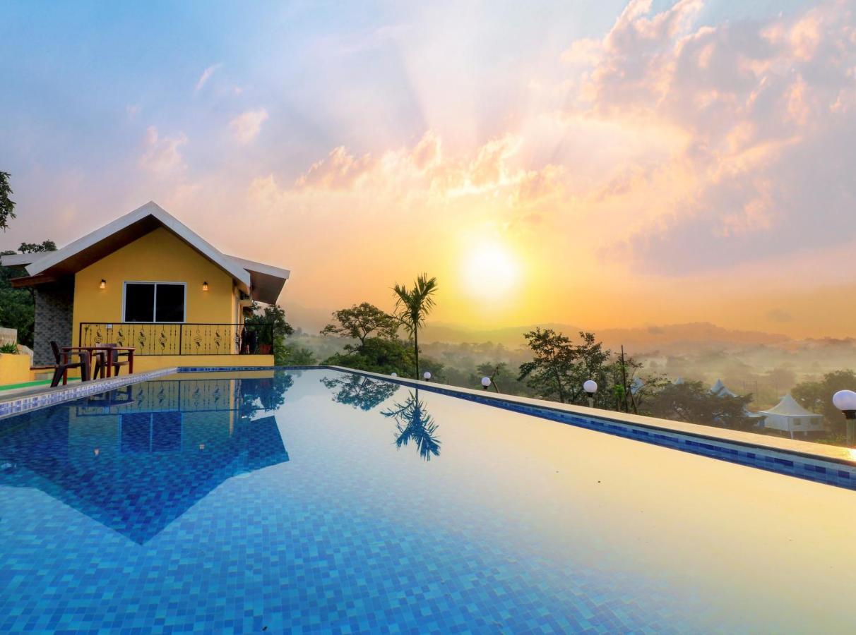 Villa Leisurely Casa By The Hills 4bhk, Pawna *
