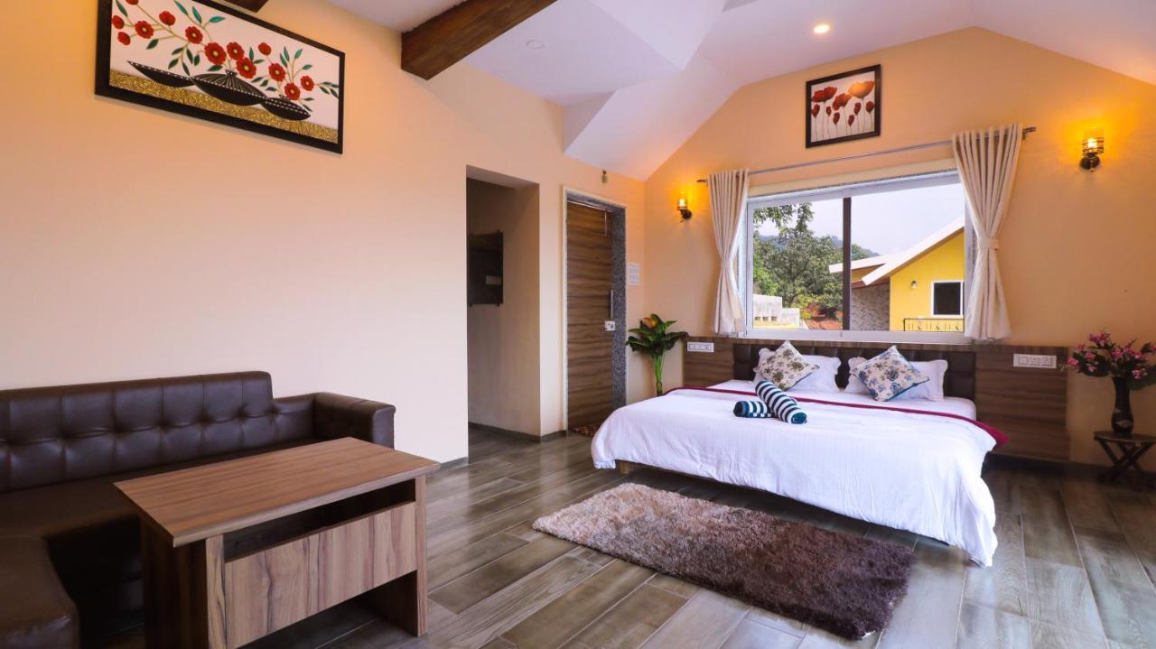 Leisurely Casa By The Hills 4bhk, Pawna