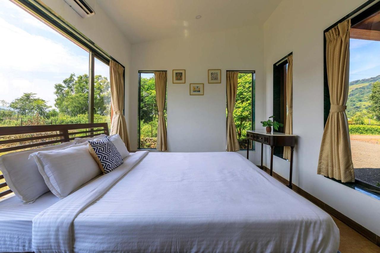Shivom - 9 Bedroom With Pvt Pool & Pawna Lake View Villa Lonavala