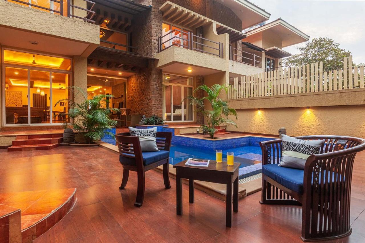 Stayvista's The Happy Hive - Cozy And A Pool For A Delightful Lonavala
