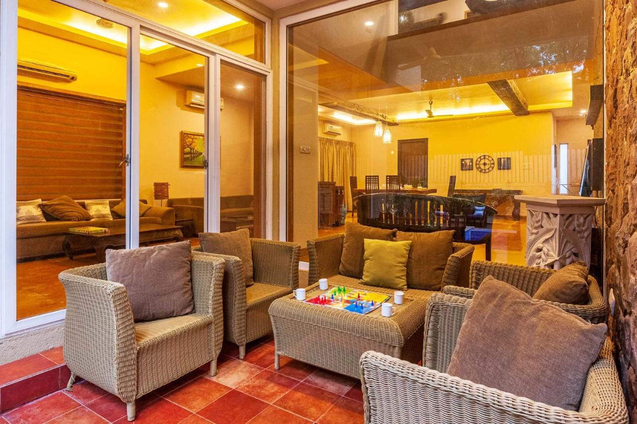 Stayvista's The Happy Hive - Cozy And A Pool For A Delightful Villa Lonavala