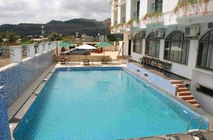 Hotel Treebo Reveniir With Pool Lonavala