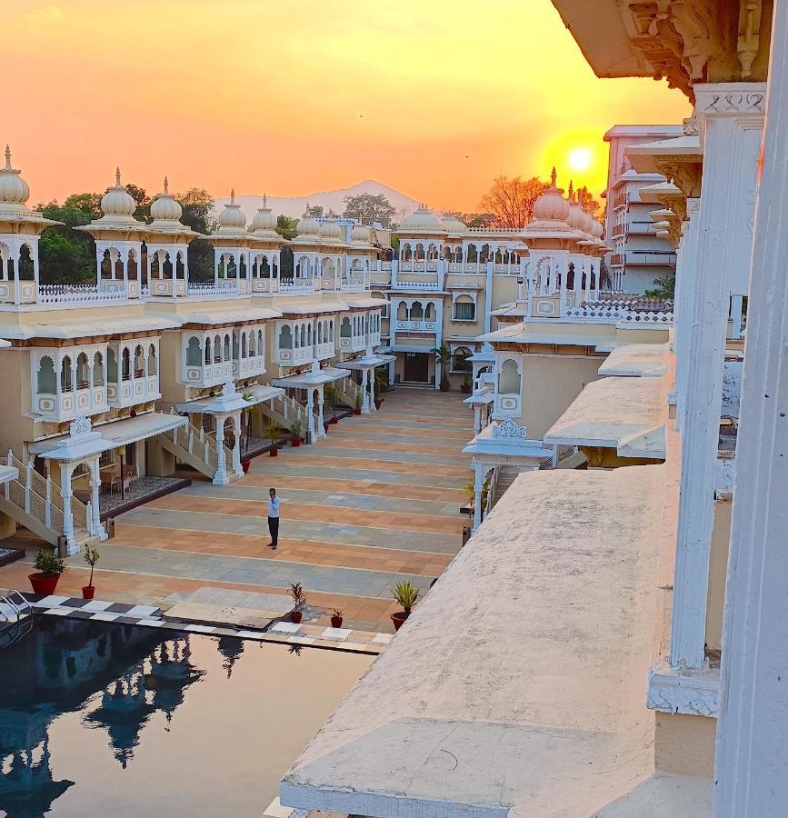 Gautam Hotel