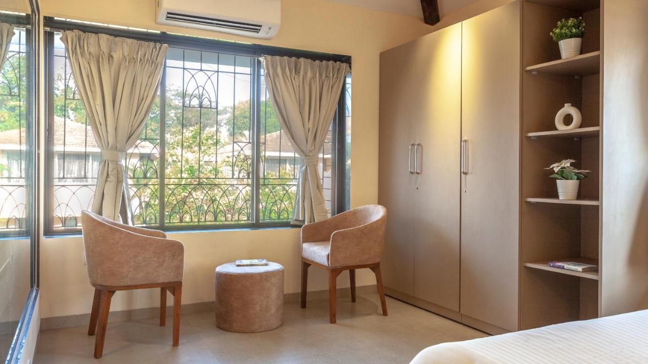Cozy Nook- Artsy 3bhk With Private Pool- By Staymonkey