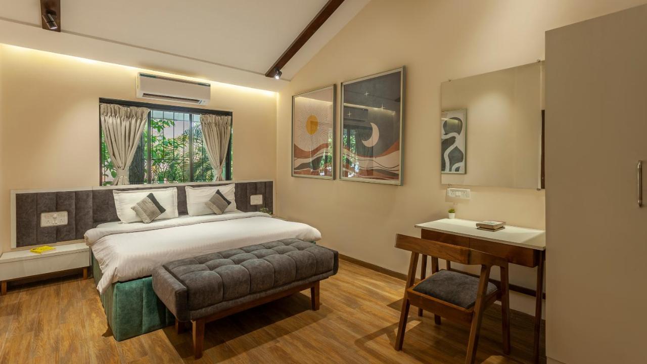 Cozy Nook- Artsy 3bhk With Private Pool- By Staymonkey Villa