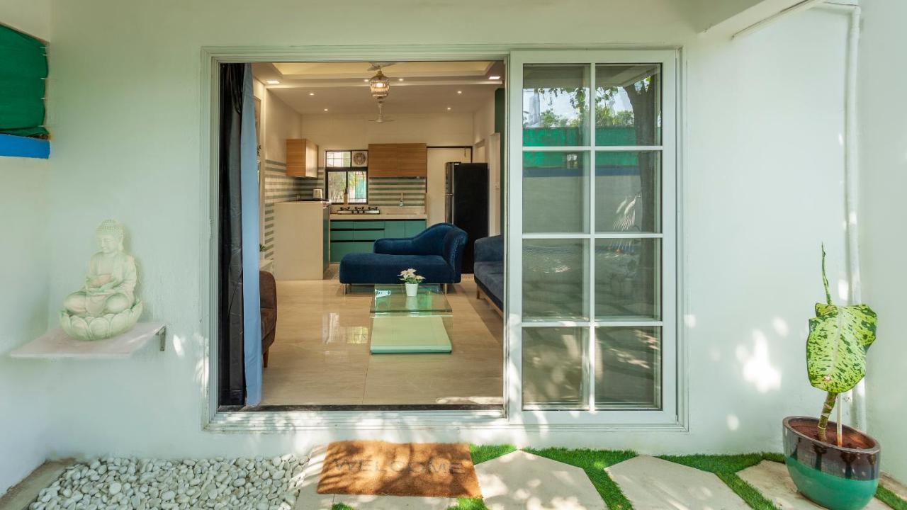 Villa Cozy Nook- Artsy 3bhk With Private Pool- By Staymonkey *