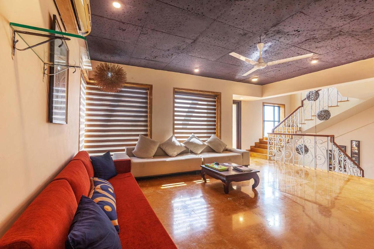 Stayvista's The Happy Hive - Cozy And A Pool For A Delightful Lonavala