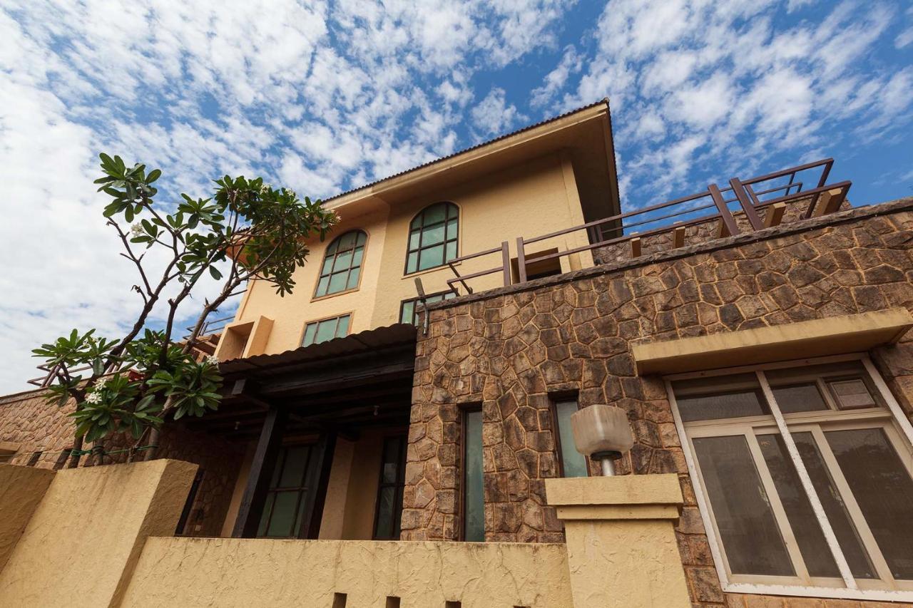 Villa Stayvista's The Happy Hive - Cozy And A Pool For A Delightful *