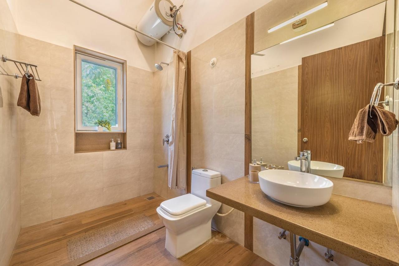 Saffronstays Roselle, Malavli - Pet-friendly Pool With Modern Interiors *