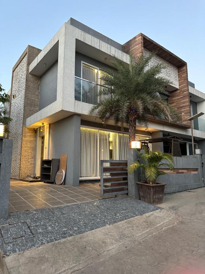 Hammerzz - The Luxury 3-bhk Villa