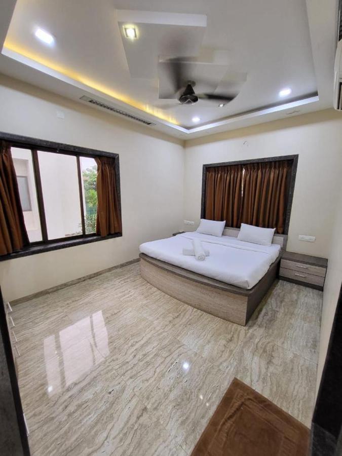 Hawkston 4 Bhk *