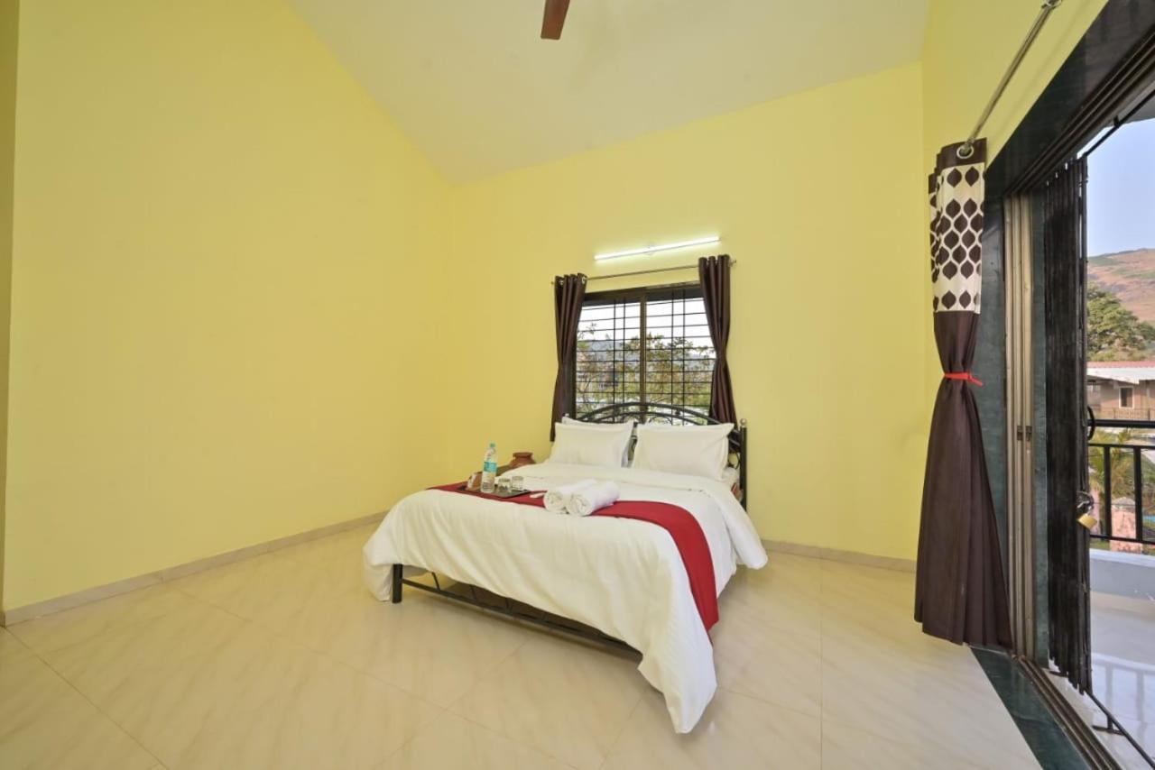 Venessa Villa *