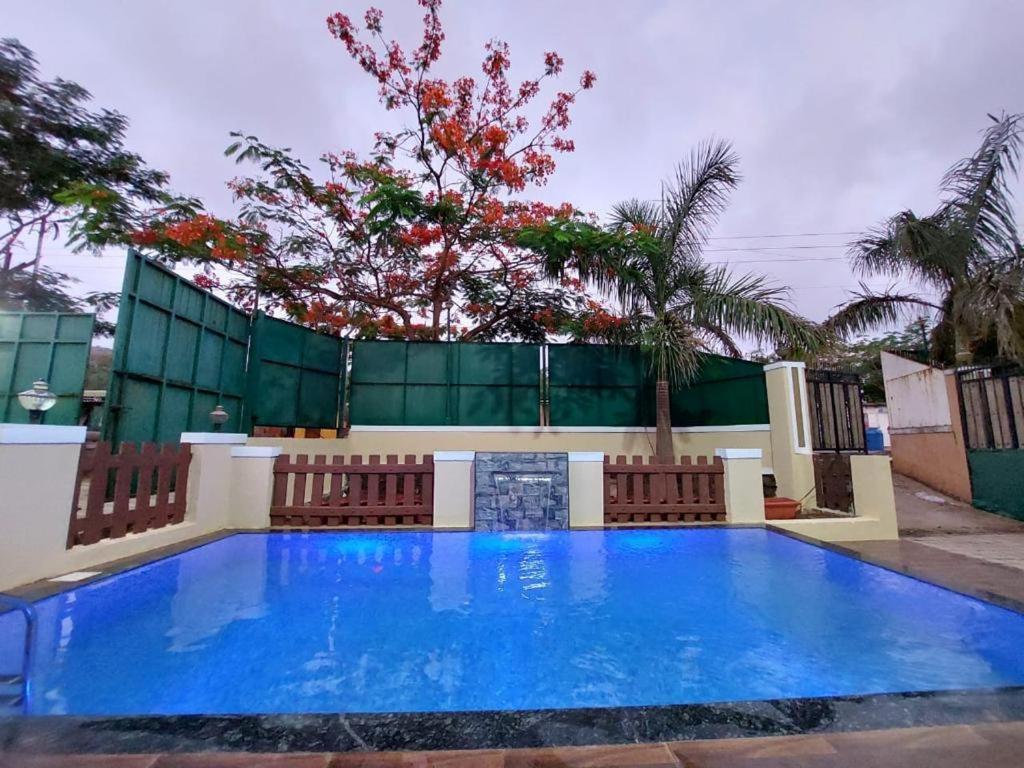 Hawkston 4 Bhk Villa *