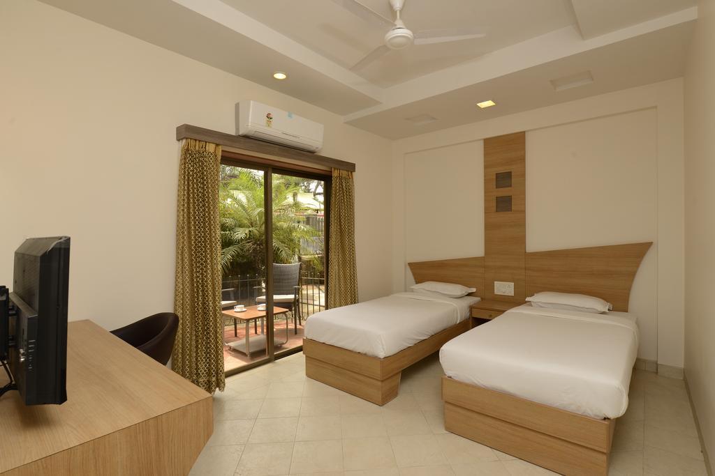 Resort Crystal County Lonavala