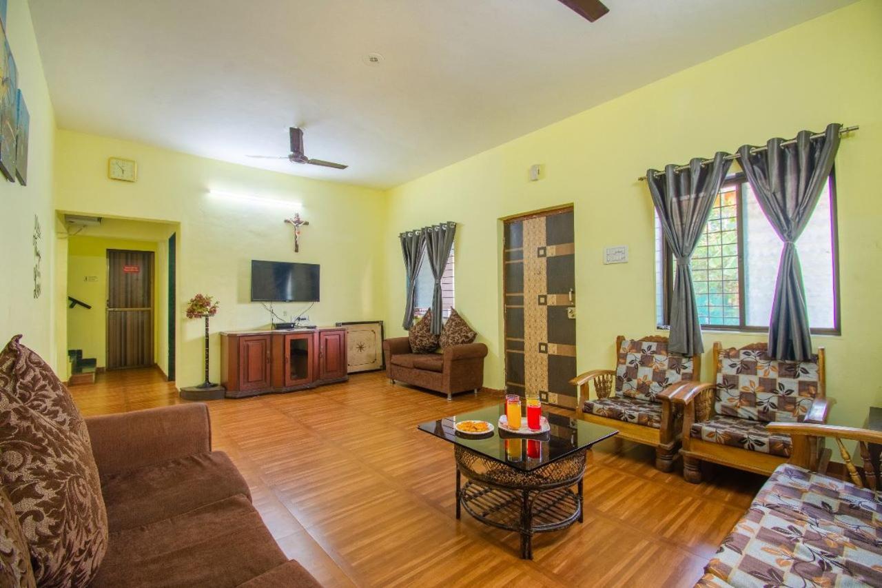 Venessa Villa *
