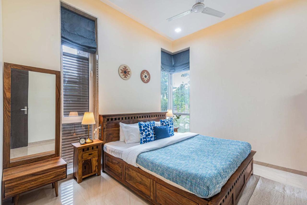 Sierra Skies: Mountain-view With Rooftop Pool & Gym Villa Lonavala