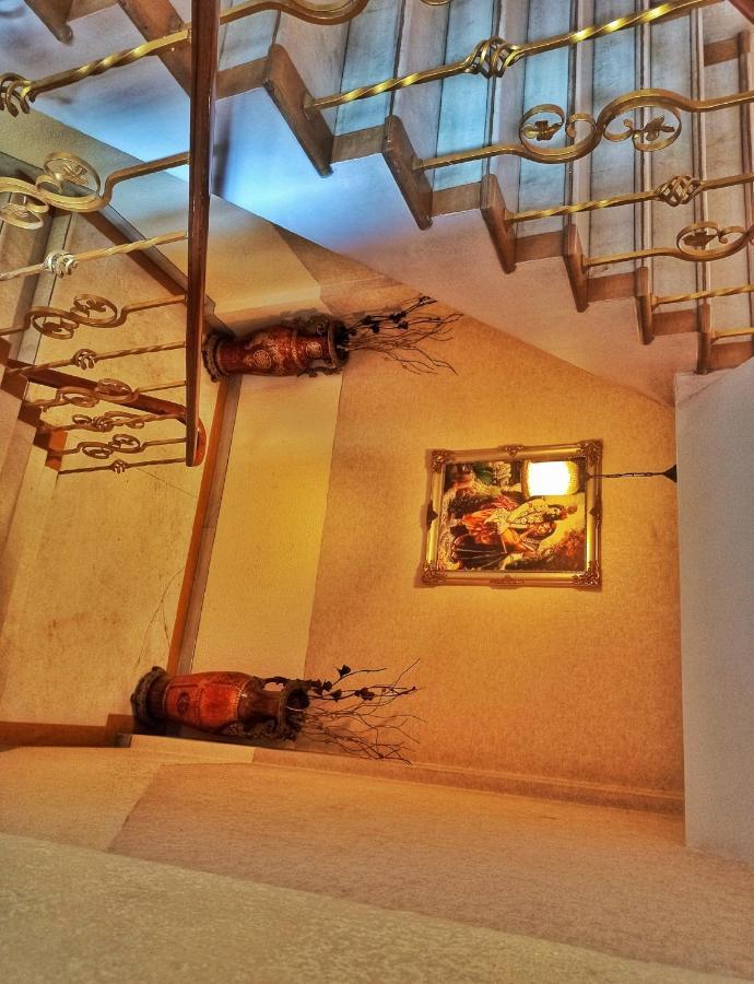 Kailash Parbat Hotel
