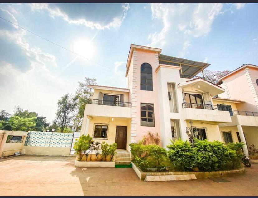 The Perfect Stays Dsaa Vista Apartment