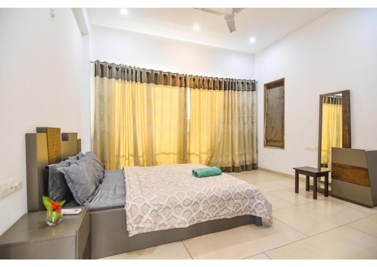 Nestle 5bhk Villa *