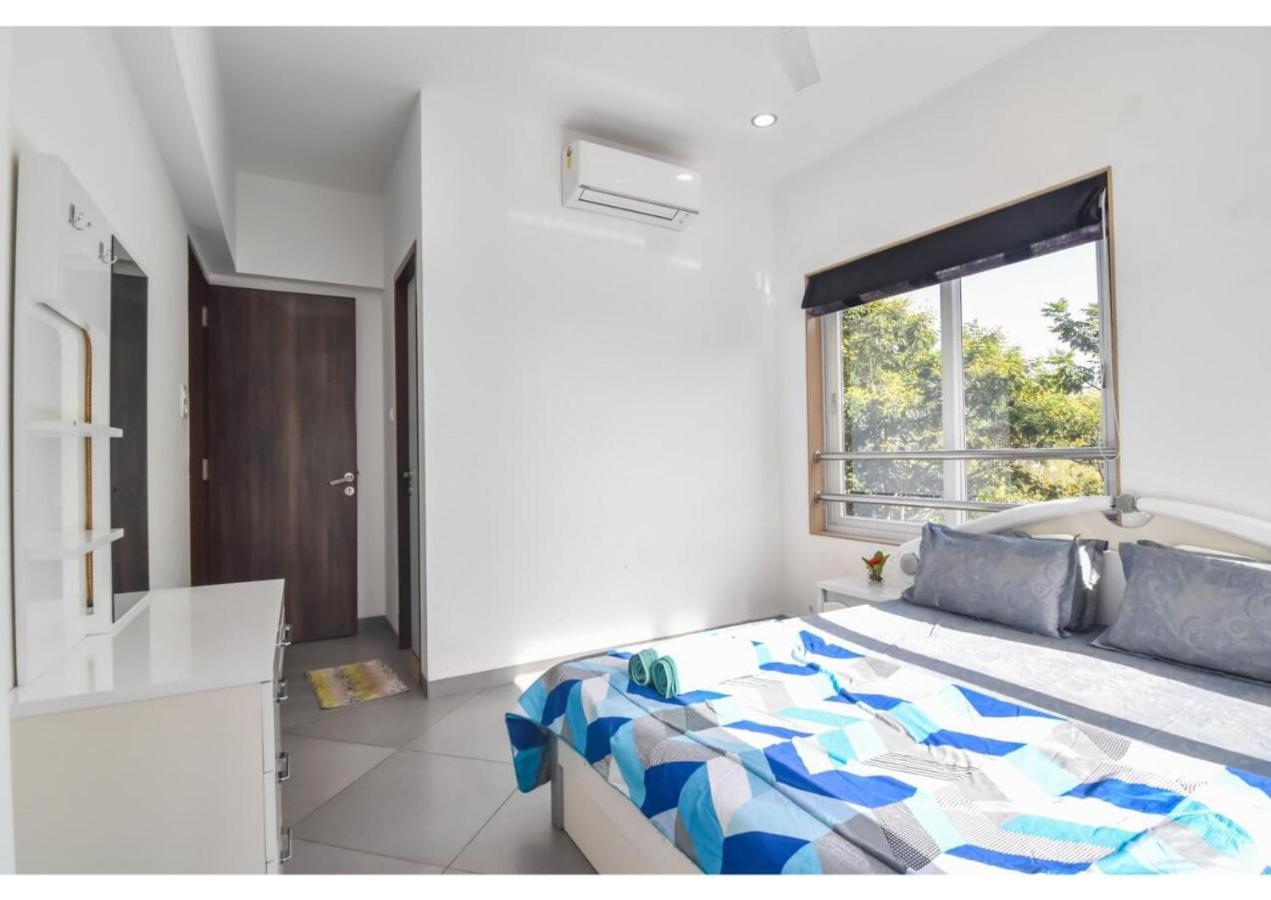 Nestle 5bhk Villa *