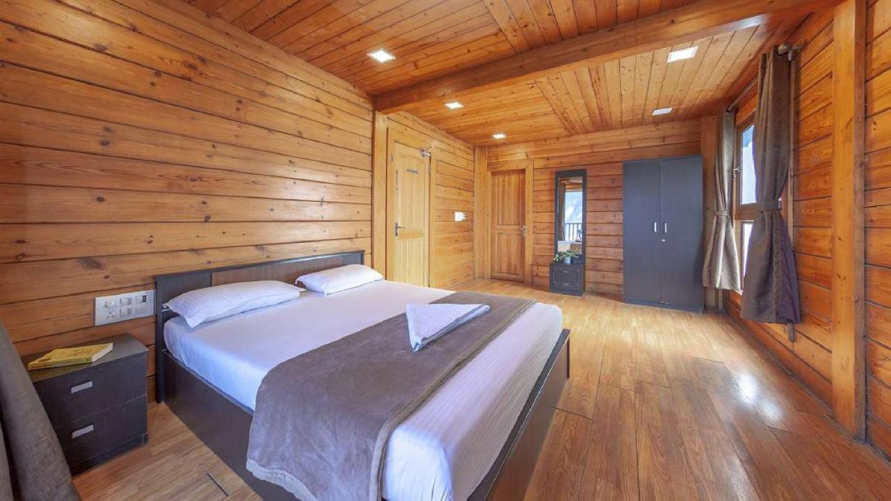 Grand Dale 4 Bhk Villa *