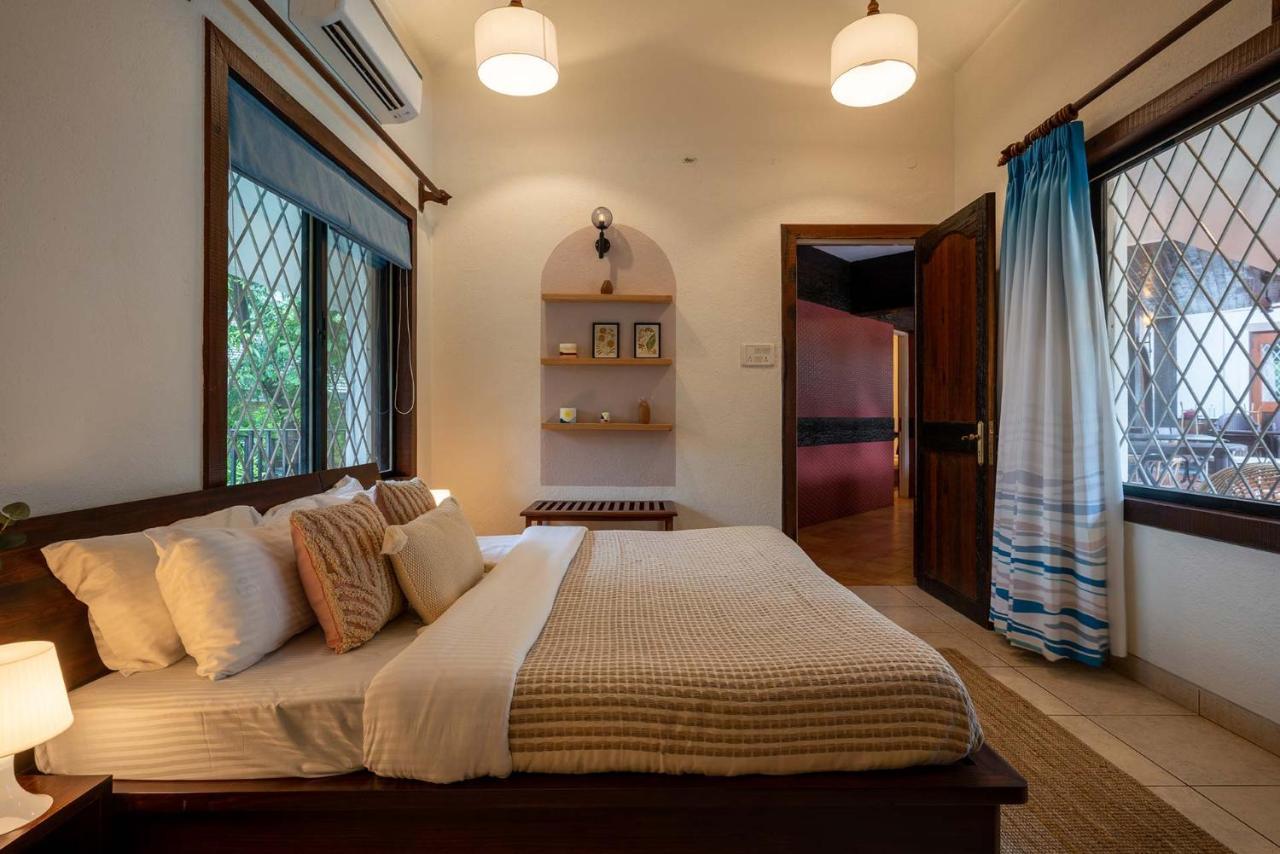 Stayvista's Gulmohar Gardens: Mountain With Heated Pool & Games * Lonavala