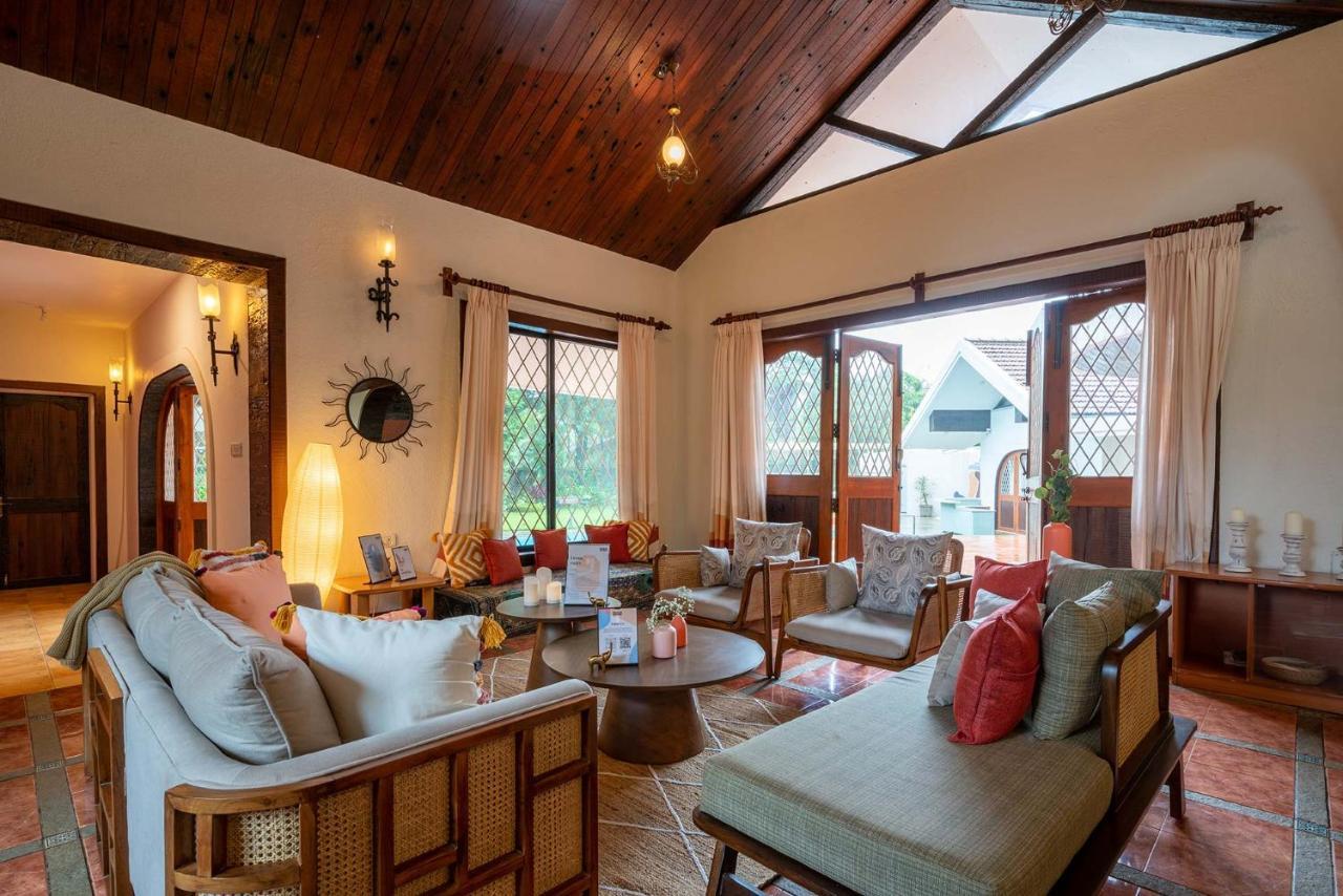 Villa Stayvista's Gulmohar Gardens: Mountain With Heated Pool & Games