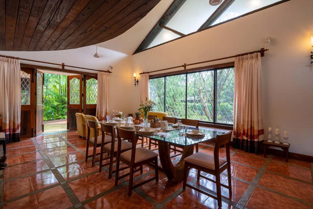 Villa Stayvista's Gulmohar Gardens: Mountain With Heated Pool & Games Lonavala