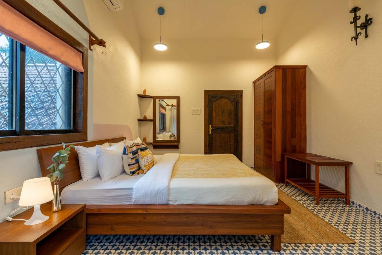 Stayvista's Gulmohar Gardens: Mountain With Heated Pool & Games Villa *