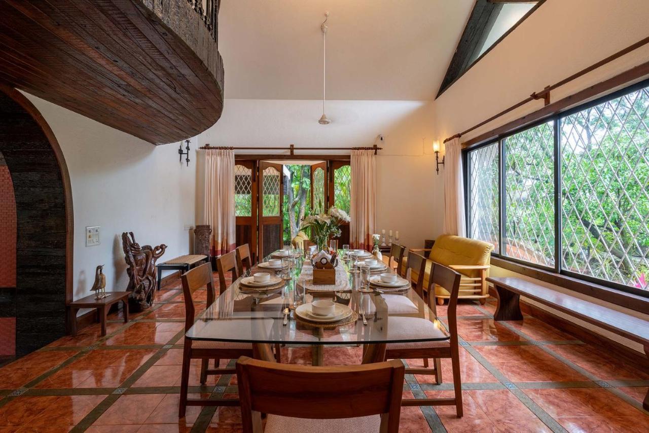 Stayvista's Gulmohar Gardens: Mountain With Heated Pool & Games *